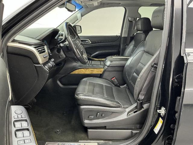 Photo of 2017 Black GMC Yukon XL