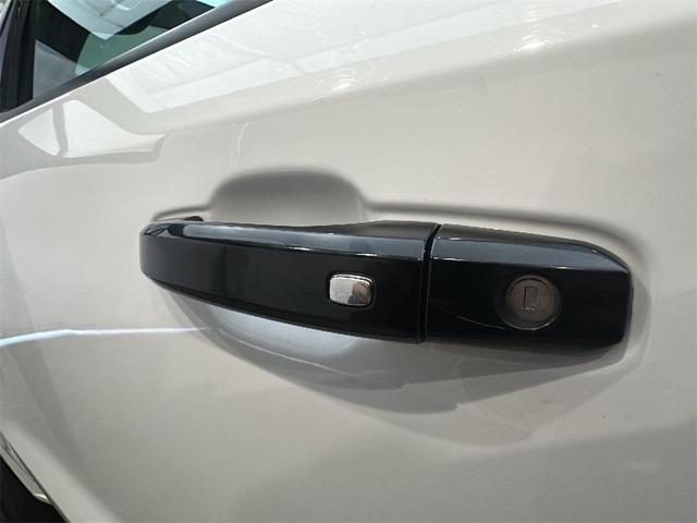 Photo of 2020 Summit White Chevrolet Silverado 1500