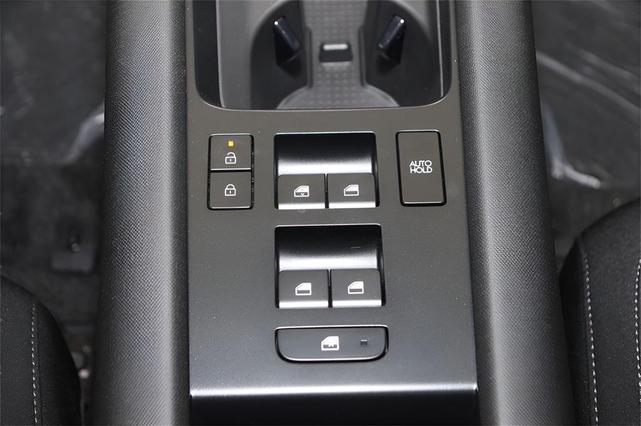 Photo of 2025 White Hyundai IONIQ 6