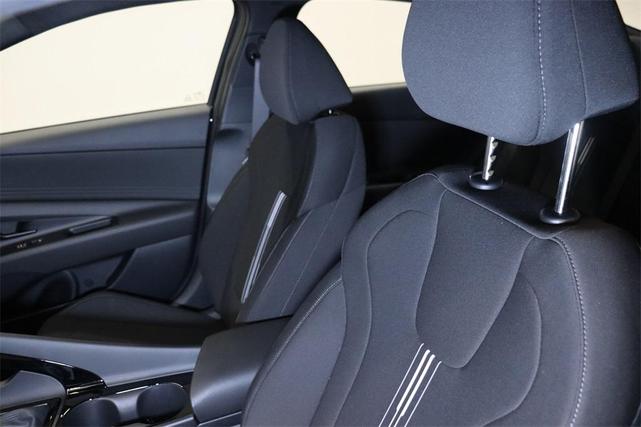Photo of 2025 Black Hyundai ELANTRA HEV