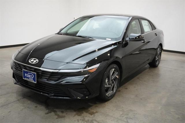 Photo of 2025 Black Hyundai ELANTRA HEV