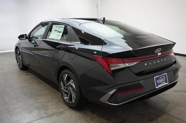Photo of 2025 Black Hyundai ELANTRA HEV