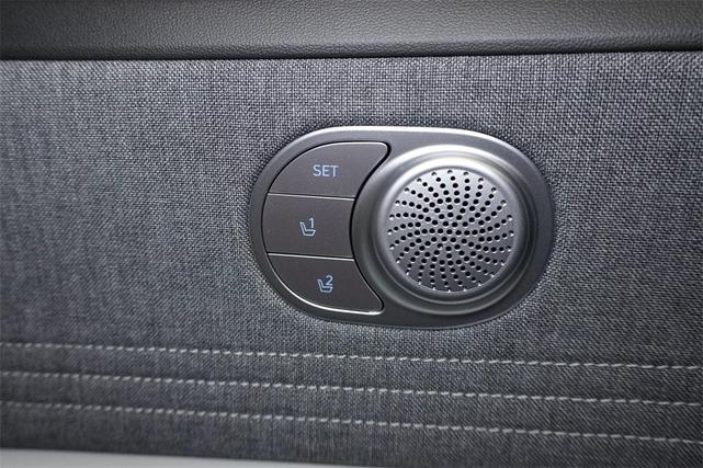 Photo of 2025 Black Hyundai ELANTRA HEV