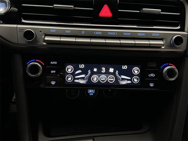 Photo of 2025 Vik Black Genesis G70