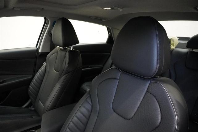 Photo of 2025 White Hyundai ELANTRA HEV