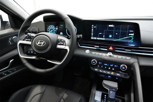 Photo of 2025 White Hyundai ELANTRA HEV