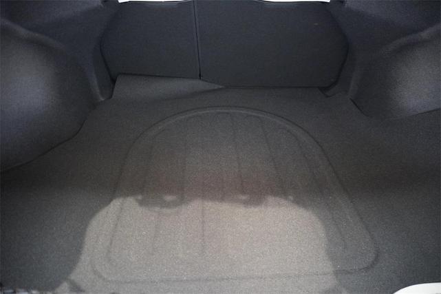 Photo of 2025 White Hyundai ELANTRA HEV