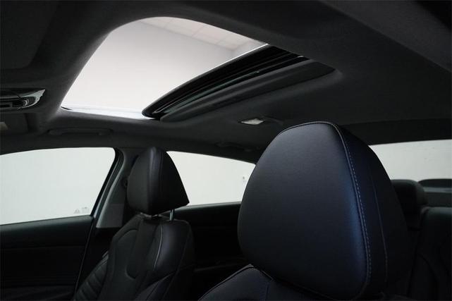 Photo of 2025 White Hyundai ELANTRA HEV