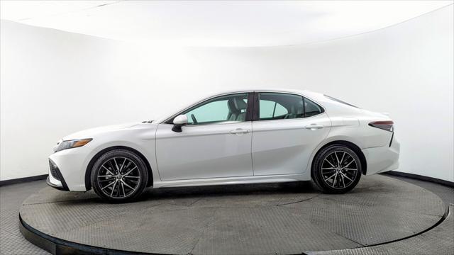 Photo of 2023 Ice Cap Toyota Camry