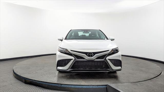 Photo of 2023 Ice Cap Toyota Camry