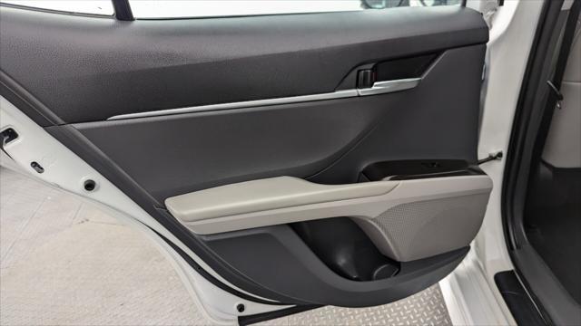 Photo of 2023 Ice Cap Toyota Camry