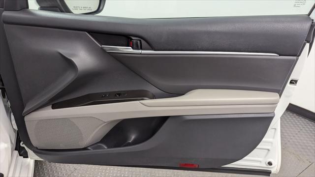 Photo of 2023 Ice Cap Toyota Camry