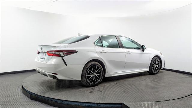Photo of 2023 Ice Cap Toyota Camry