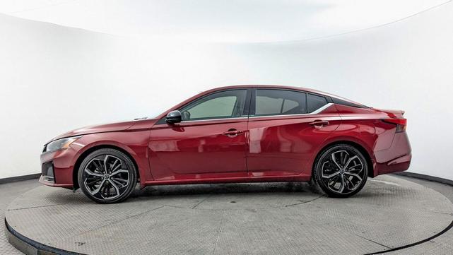 Photo of 2023 Scarlet Ember Tintcoat Nissan Altima