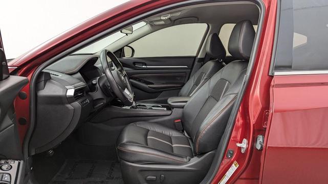 Photo of 2023 Scarlet Ember Tintcoat Nissan Altima