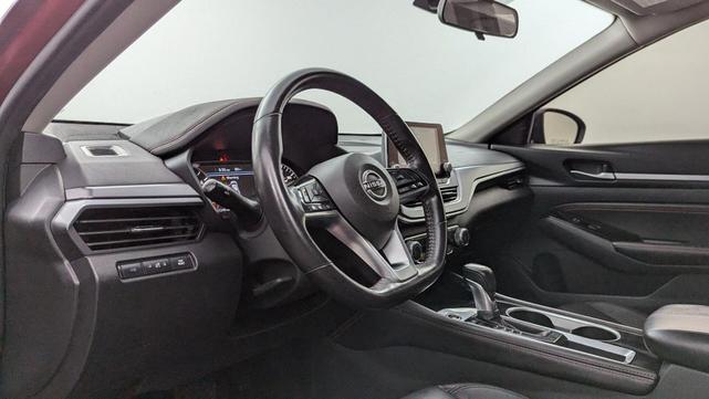 Photo of 2023 Scarlet Ember Tintcoat Nissan Altima