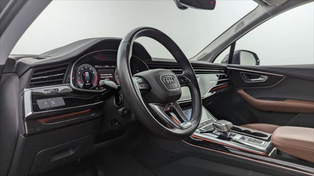 Photo of 2022 Mythos Black Metallic Audi Q7