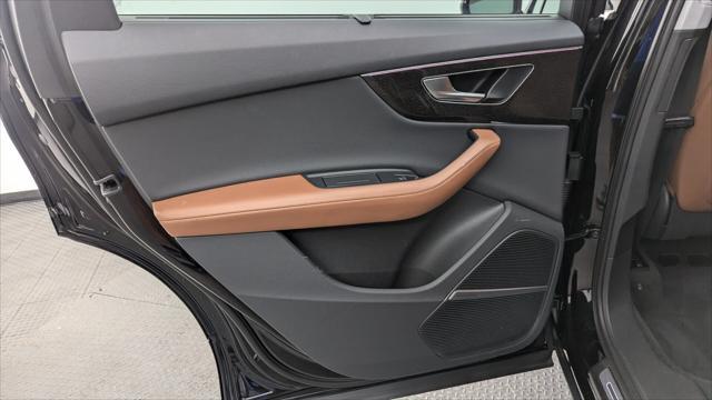 Photo of 2022 Mythos Black Metallic Audi Q7