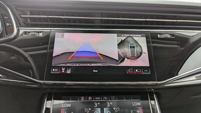 Photo of 2022 Mythos Black Metallic Audi Q7