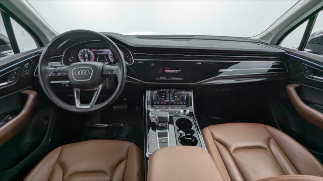 Photo of 2022 Mythos Black Metallic Audi Q7