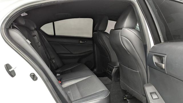 Photo of 2022 Ultra White Lexus IS 350