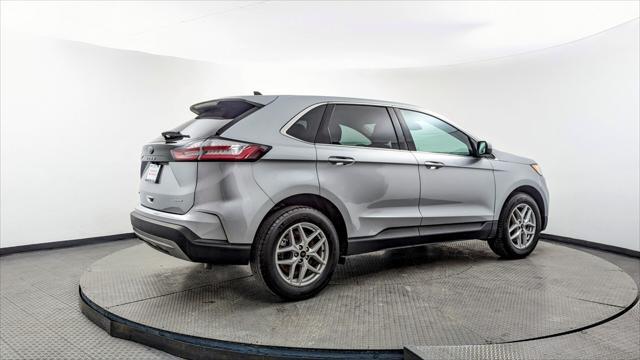Photo of 2023 Silver Ford Edge
