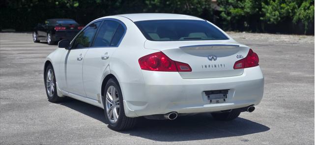 Photo of 2007 White INFINITI G35x