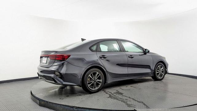 Photo of 2023 Gravity Gray Kia Forte