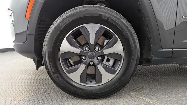 Photo of 2023 Baltic Gray Metallic Clearcoat Jeep Grand Cherokee 4xe