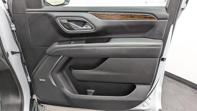 Photo of 2023 Summit White Chevrolet Suburban