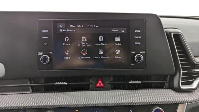 Photo of 2024 Snow White Pearl Kia Sportage