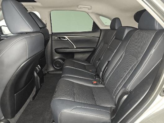Photo of 2022 Atomic Silver Lexus RX 350
