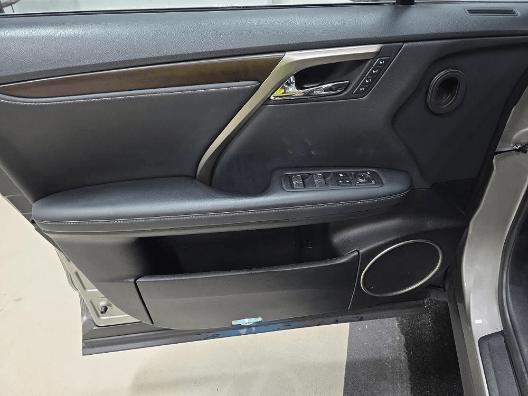 Photo of 2022 Atomic Silver Lexus RX 350