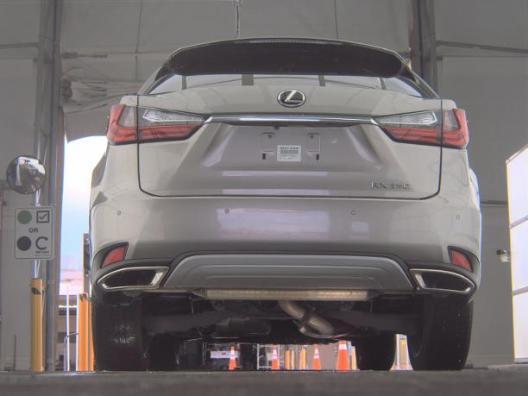 Photo of 2022 Atomic Silver Lexus RX 350