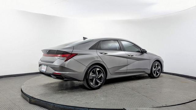 Photo of 2023 Fluid Metal Hyundai ELANTRA