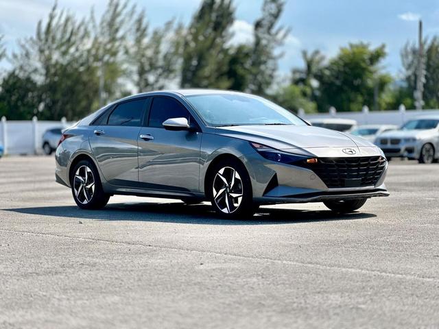 Photo of 2023 Fluid Metal Hyundai ELANTRA