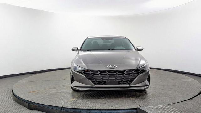 Photo of 2023 Fluid Metal Hyundai ELANTRA