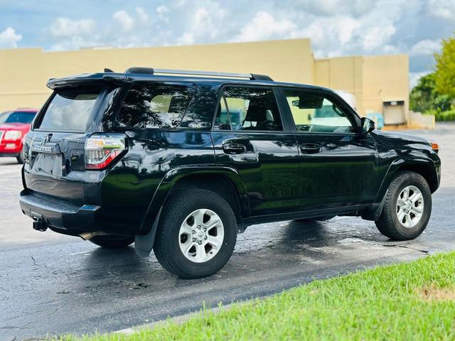 Photo of 2024 Midnight Black Metallic Toyota 4Runner