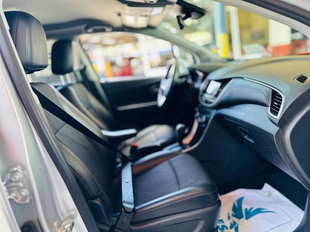 Photo of 2018 Silver Ice Metallic Chevrolet Trax