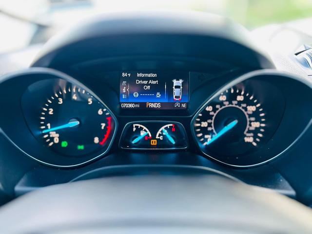 Photo of 2019 Oxford White Ford Escape