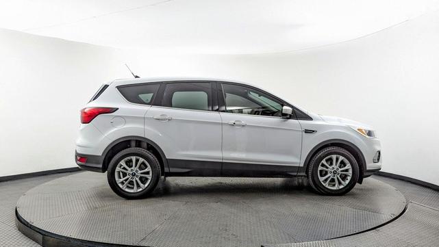 Photo of 2019 Oxford White Ford Escape