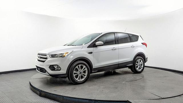 Photo of 2019 Oxford White Ford Escape