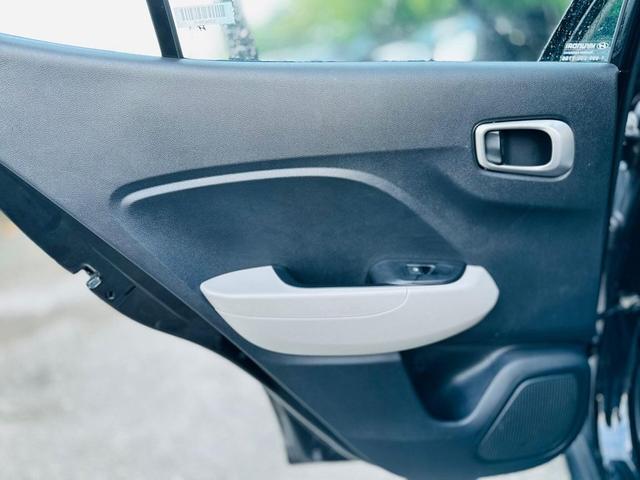Photo of 2023 Onyx Black Hyundai VENUE
