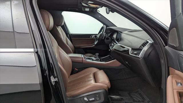 Photo of 2021 Black Sapphire Metallic BMW X5