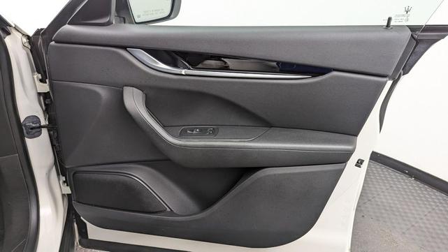 Photo of 2023 Bianco Maserati Levante
