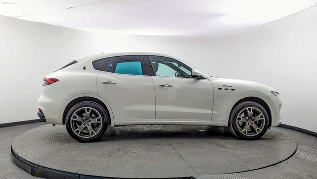 Photo of 2023 Bianco Maserati Levante