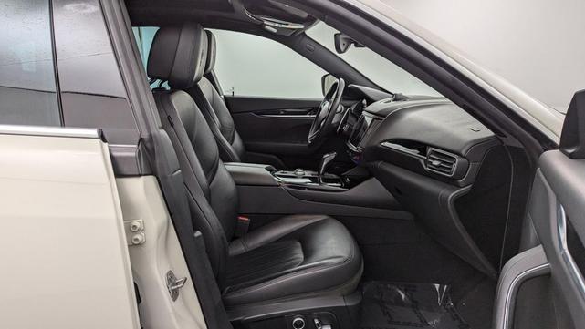 Photo of 2023 Bianco Maserati Levante
