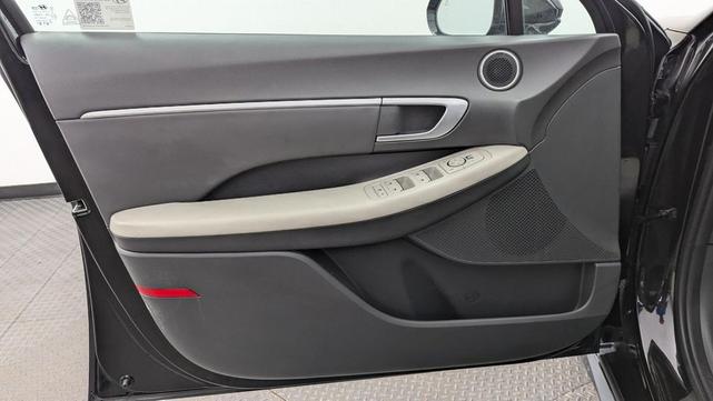 Photo of 2025 Abyss Black Hyundai SONATA