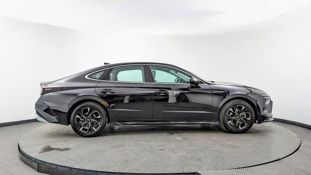 Photo of 2025 Abyss Black Hyundai SONATA