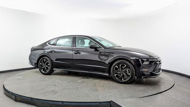 Photo of 2025 Abyss Black Hyundai SONATA